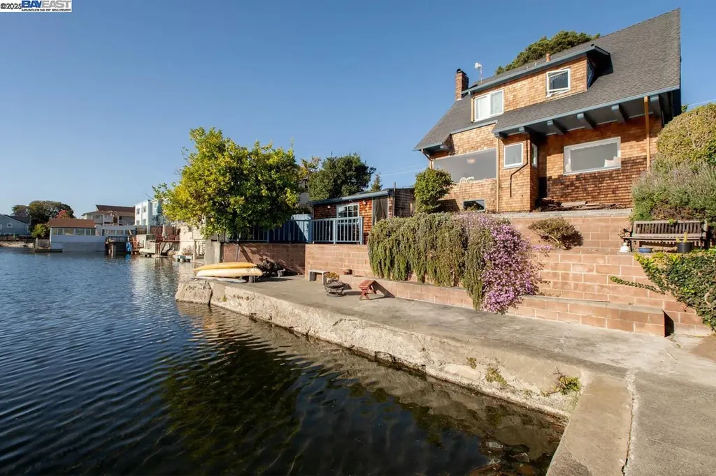 2000 Clinton Avenue Alameda CA 94501