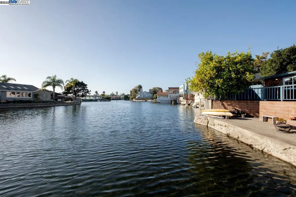 2000 Clinton Avenue Alameda CA 94501