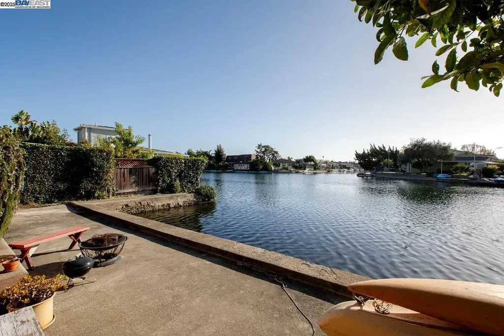 2000 Clinton Avenue Alameda CA 94501