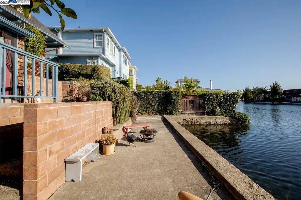 2000 Clinton Avenue Alameda CA 94501