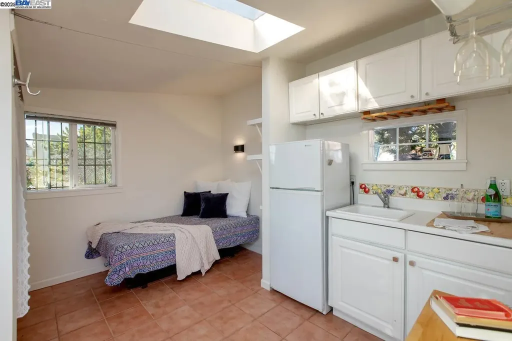 2000 Clinton Avenue Alameda CA 94501