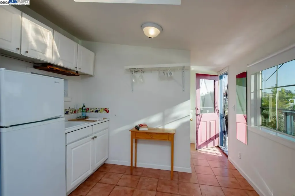 2000 Clinton Avenue Alameda CA 94501