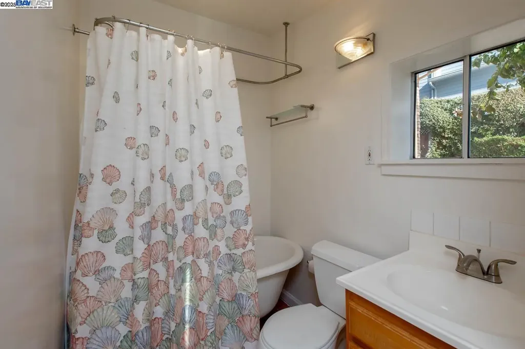 2000 Clinton Avenue Alameda CA 94501