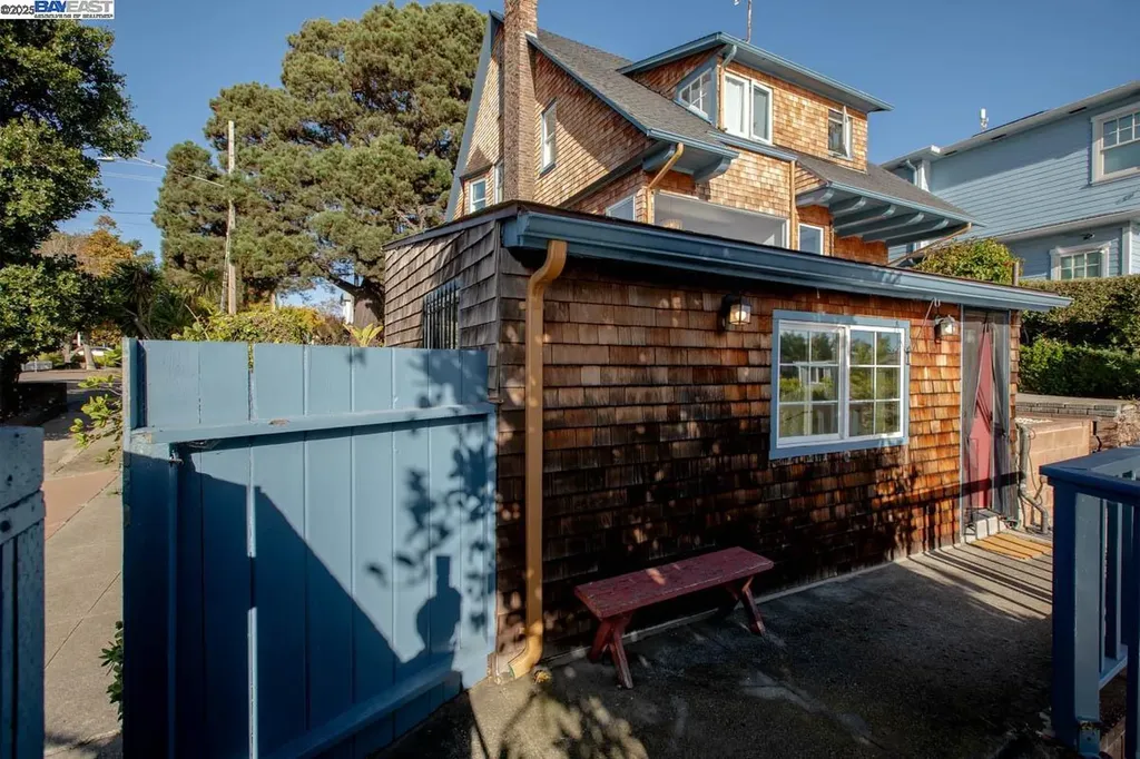 2000 Clinton Avenue Alameda CA 94501