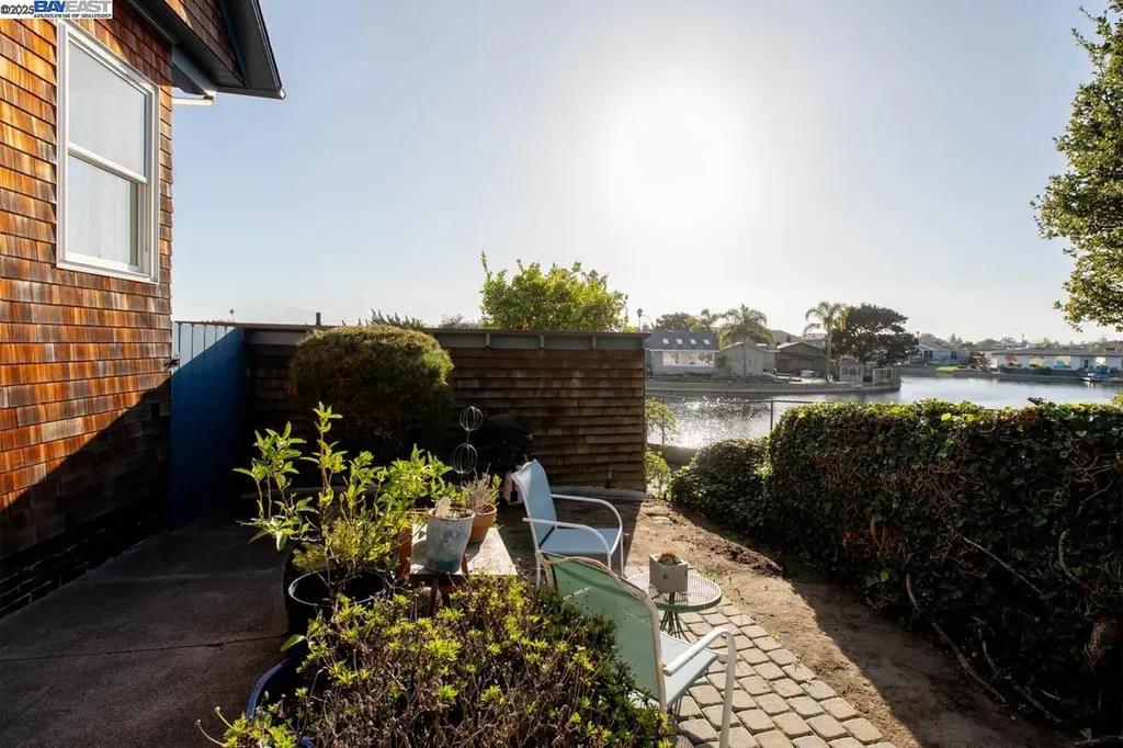 2000 Clinton Avenue Alameda CA 94501