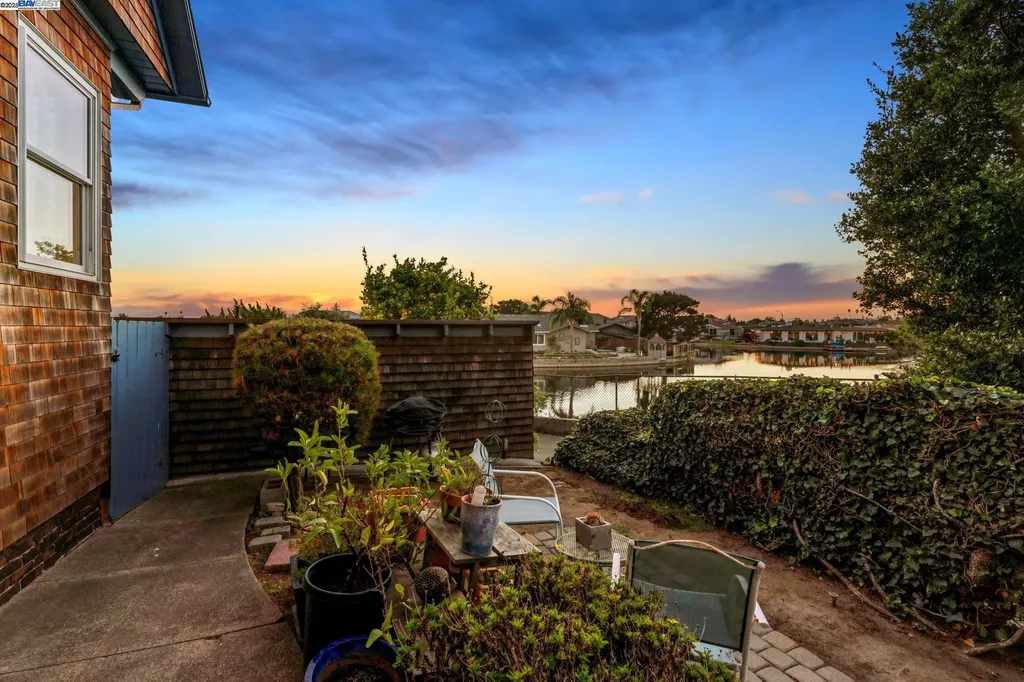 2000 Clinton Avenue Alameda CA 94501