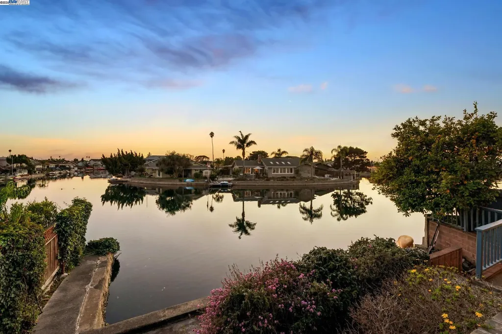 2000 Clinton Avenue Alameda CA 94501