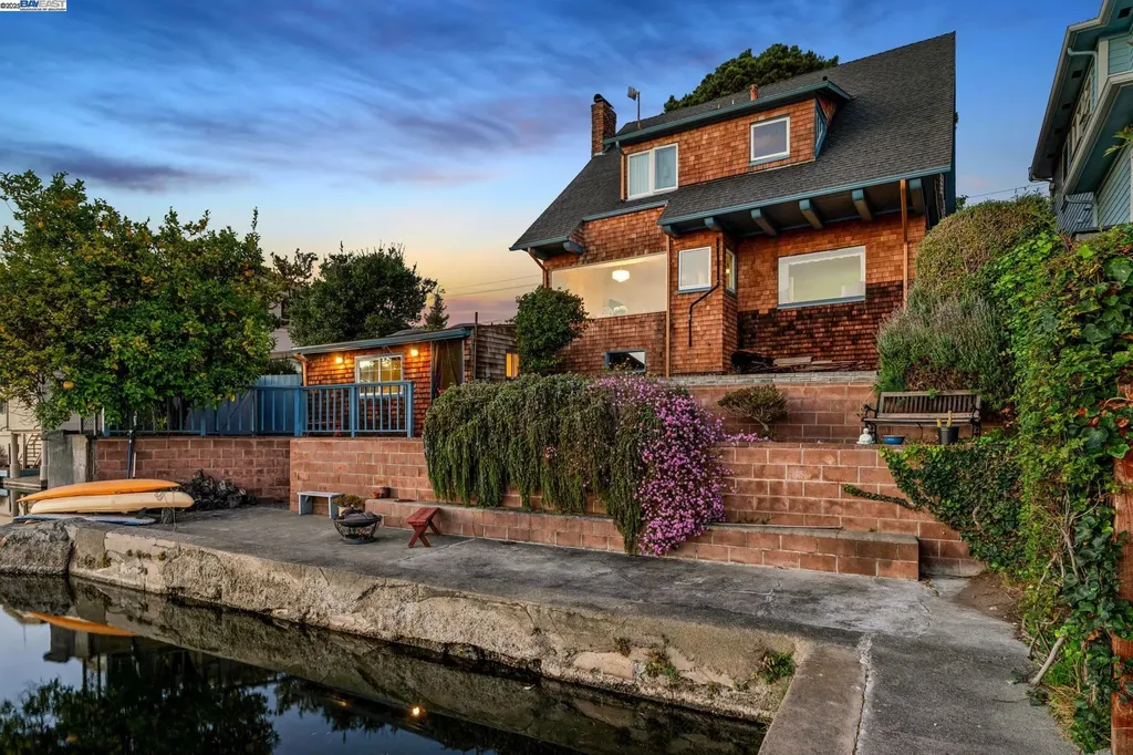 2000 Clinton Avenue Alameda CA 94501