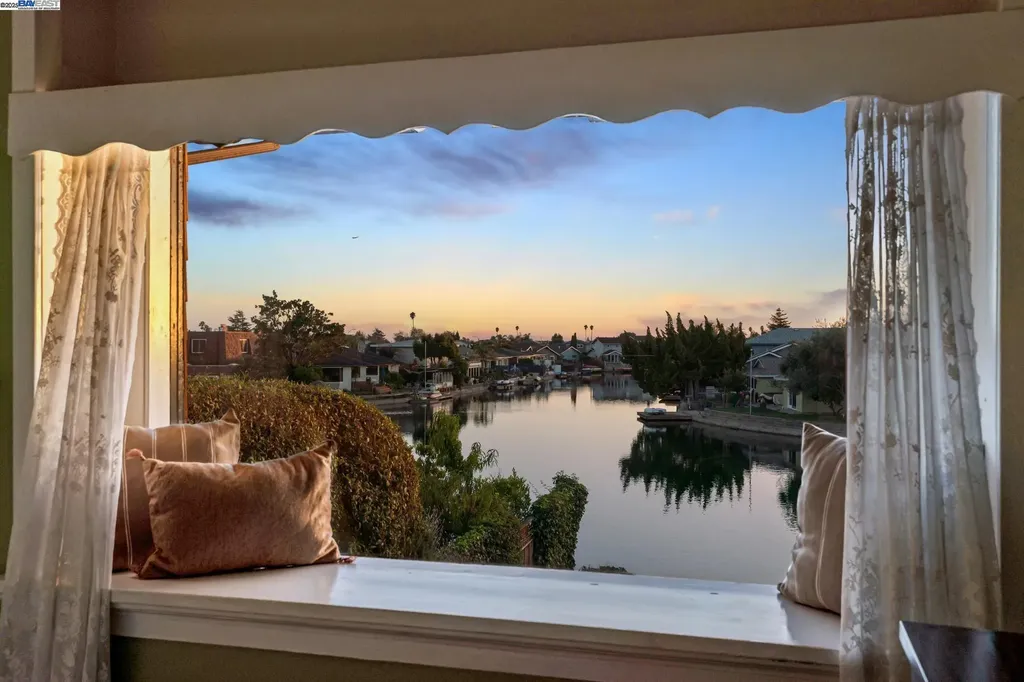 2000 Clinton Avenue Alameda CA 94501