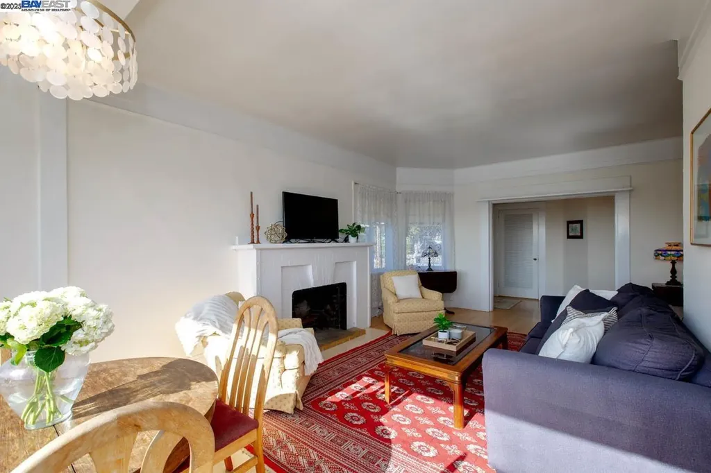 2000 Clinton Avenue Alameda CA 94501