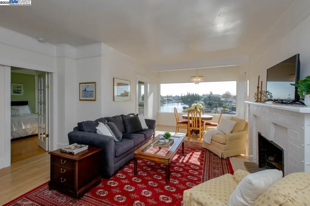 2000 Clinton Avenue Alameda CA 94501