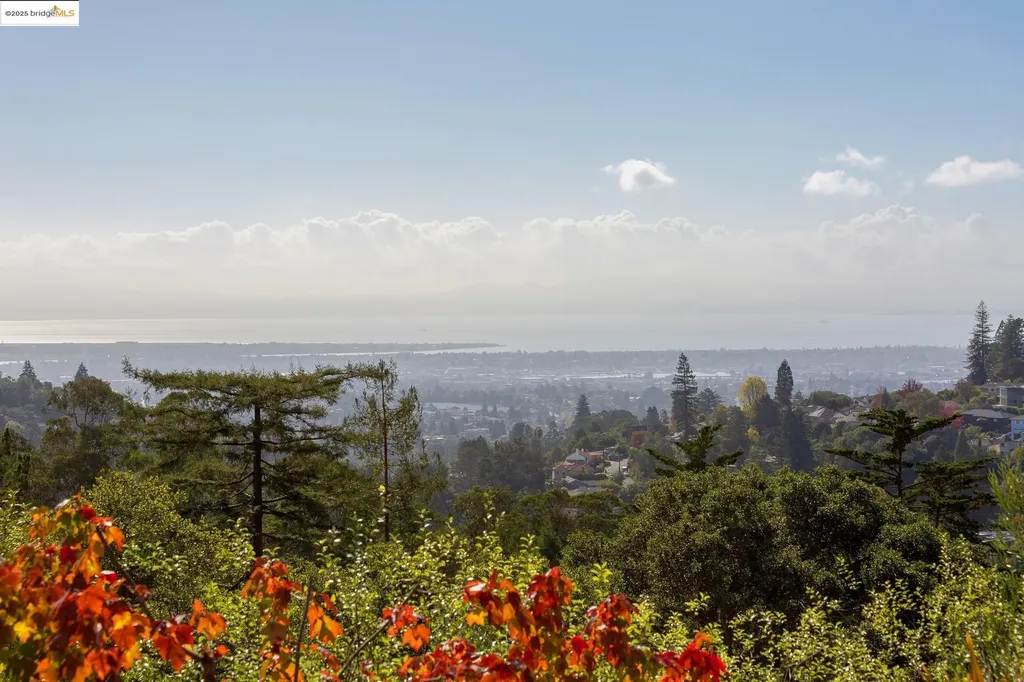 5973 Rincon Drive Oakland CA 94611