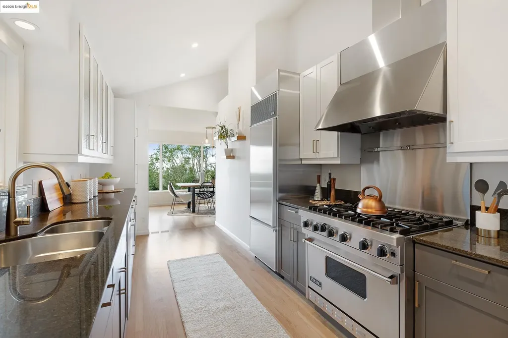 5973 Rincon Drive Oakland CA 94611