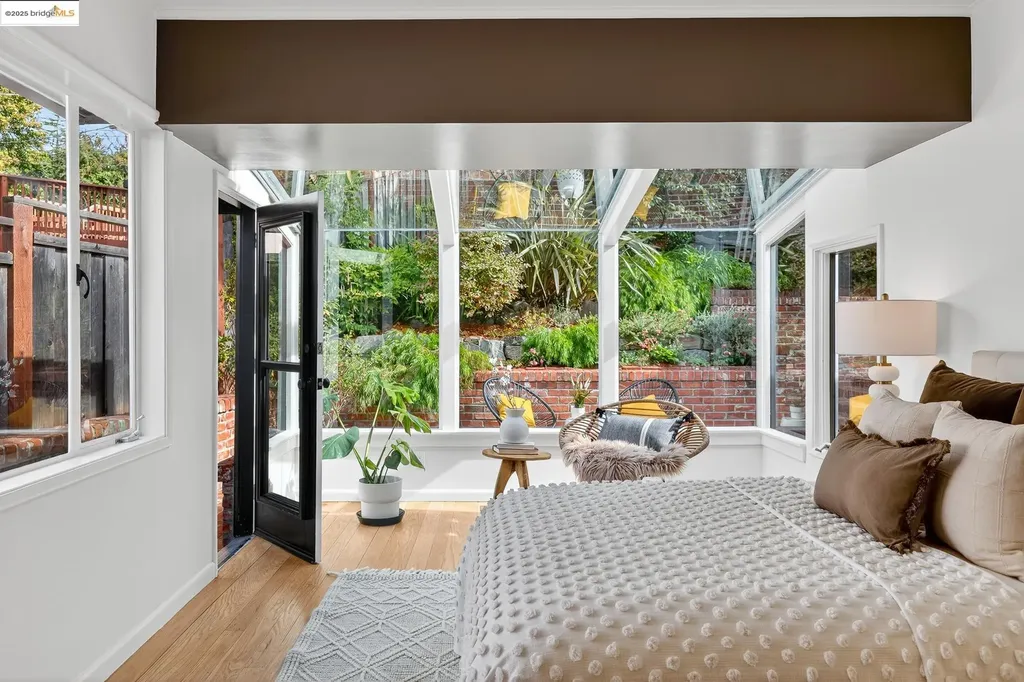 5973 Rincon Drive Oakland CA 94611
