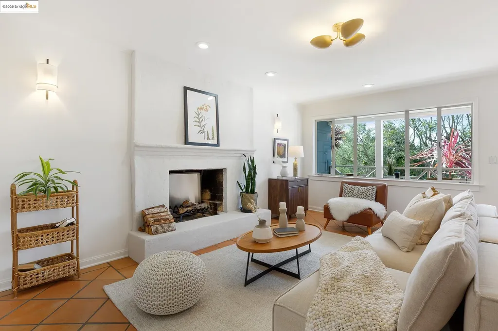 5973 Rincon Drive Oakland CA 94611