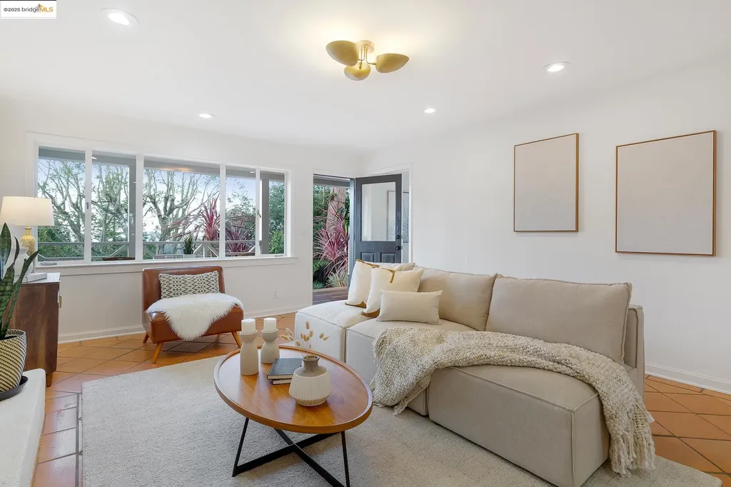 5973 Rincon Drive Oakland CA 94611