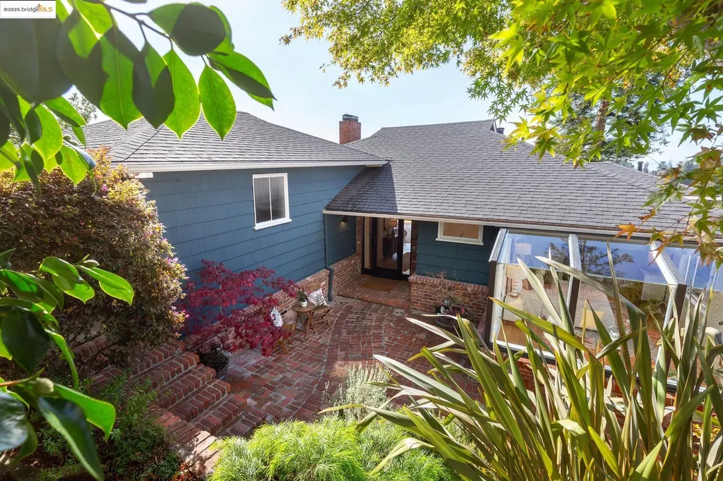 5973 Rincon Drive Oakland CA 94611