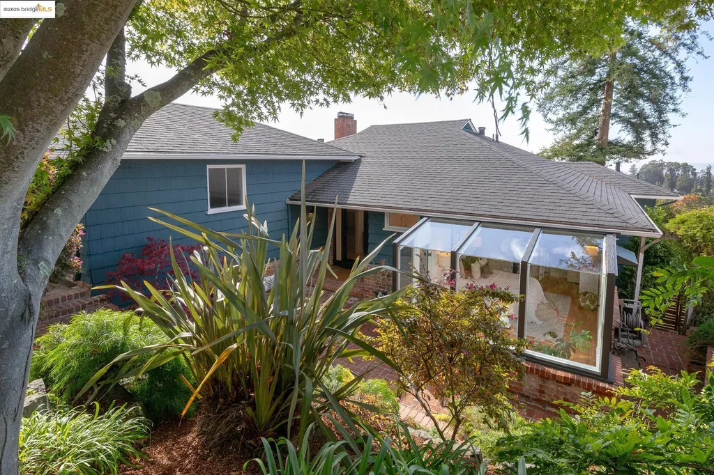 5973 Rincon Drive Oakland CA 94611