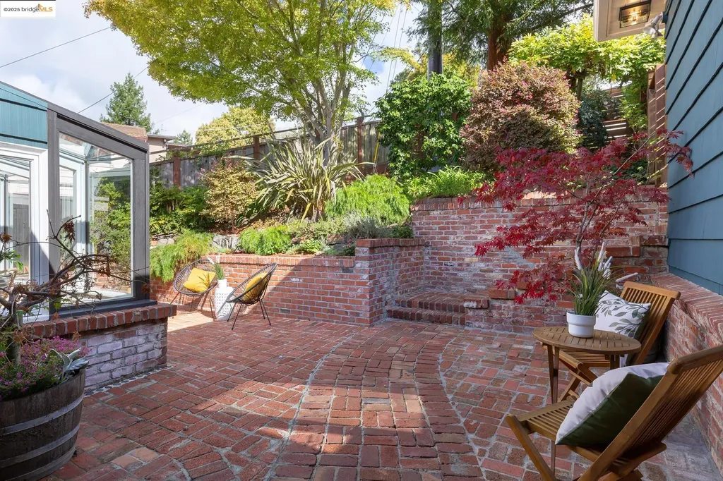 5973 Rincon Drive Oakland CA 94611