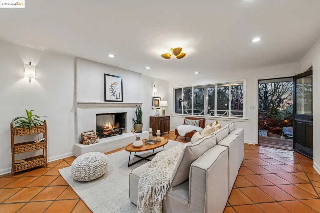 5973 Rincon Drive Oakland CA 94611