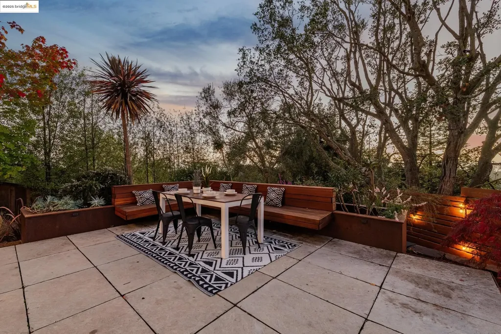 5973 Rincon Drive Oakland CA 94611