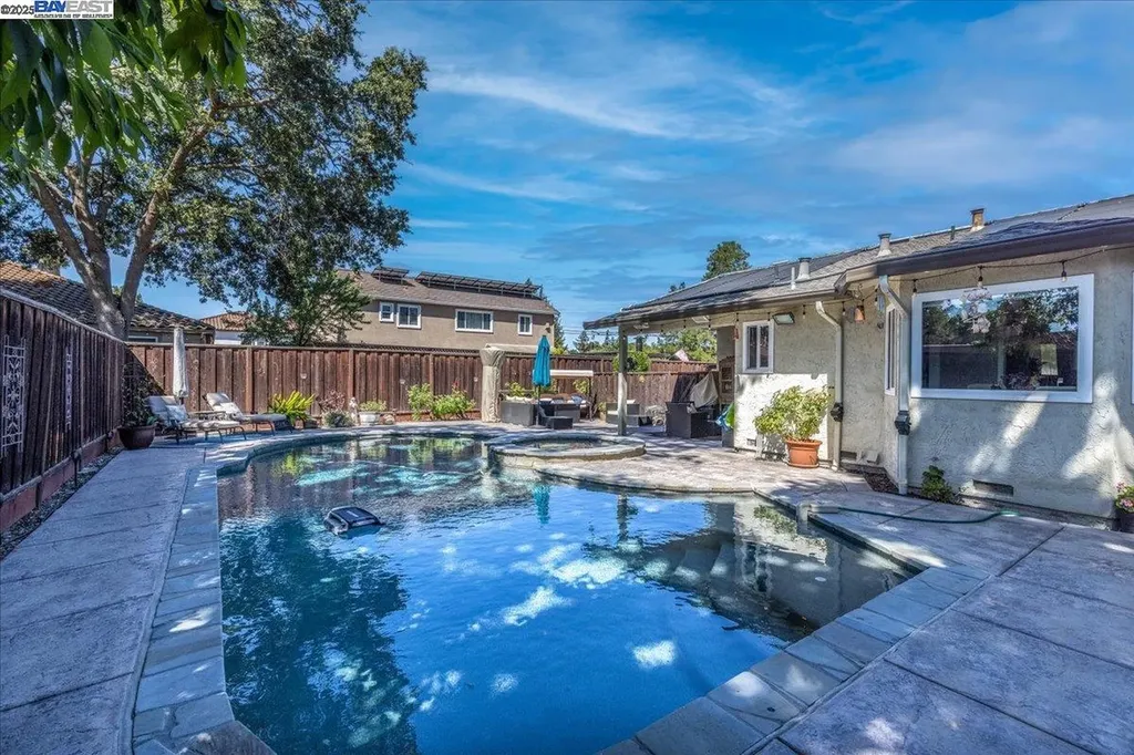 1766 Risdon Road Concord CA 94518