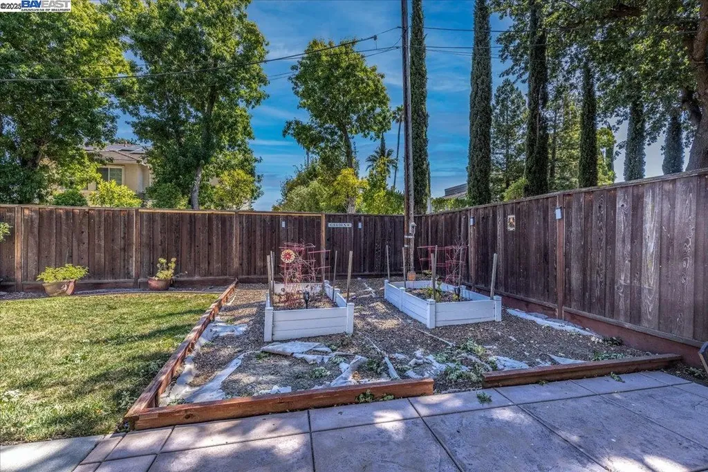 1766 Risdon Road Concord CA 94518