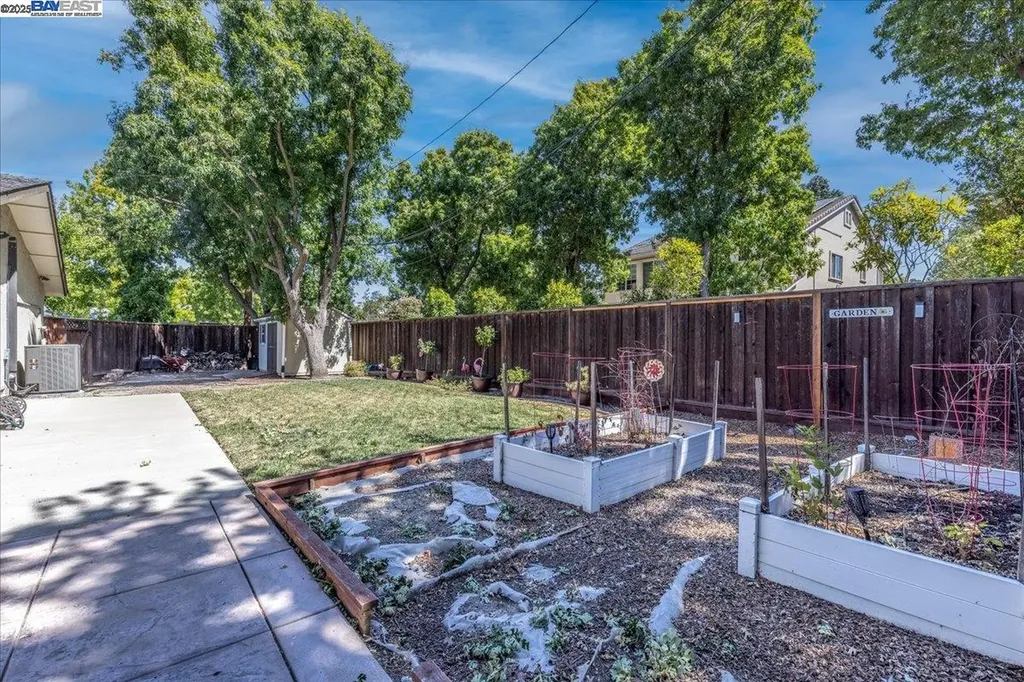 1766 Risdon Road Concord CA 94518