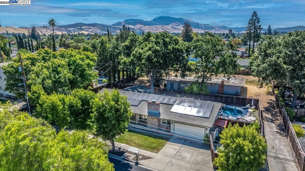 1766 Risdon Road Concord CA 94518