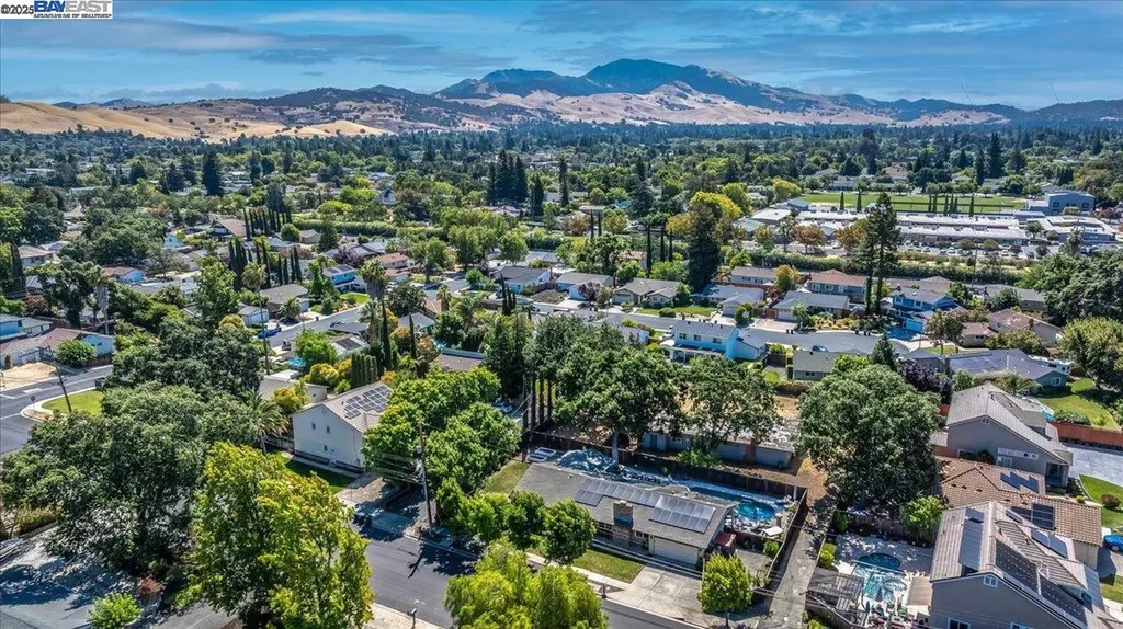 1766 Risdon Road Concord CA 94518