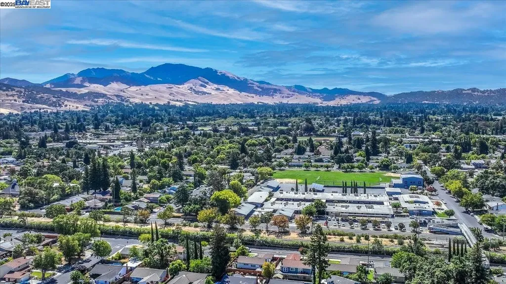 1766 Risdon Road Concord CA 94518