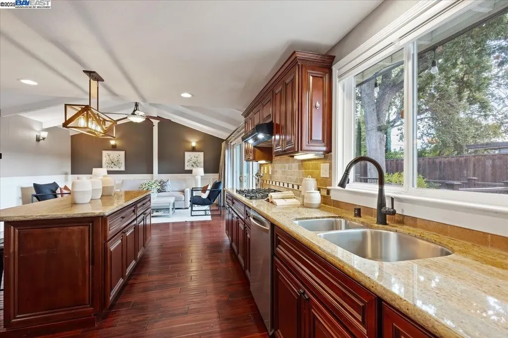 1766 Risdon Road Concord CA 94518