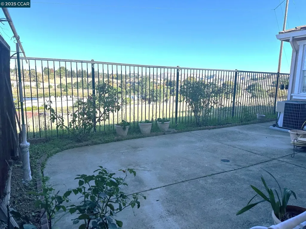 584 Silver Maple Drive Hercules CA 94547