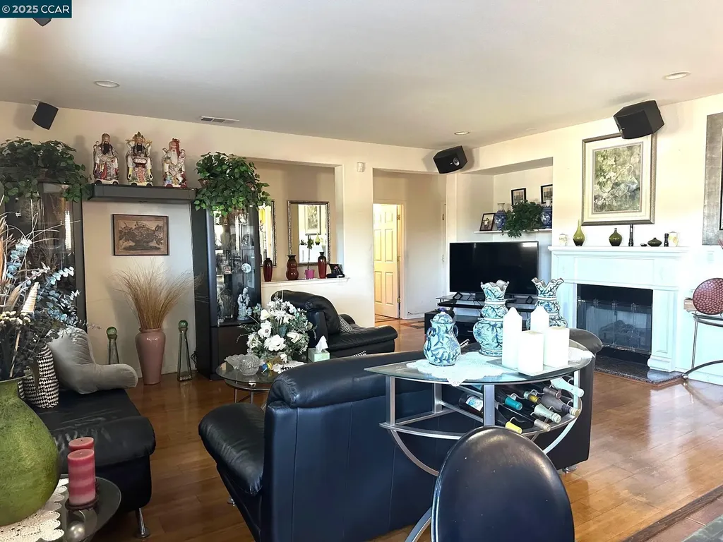 584 Silver Maple Drive Hercules CA 94547