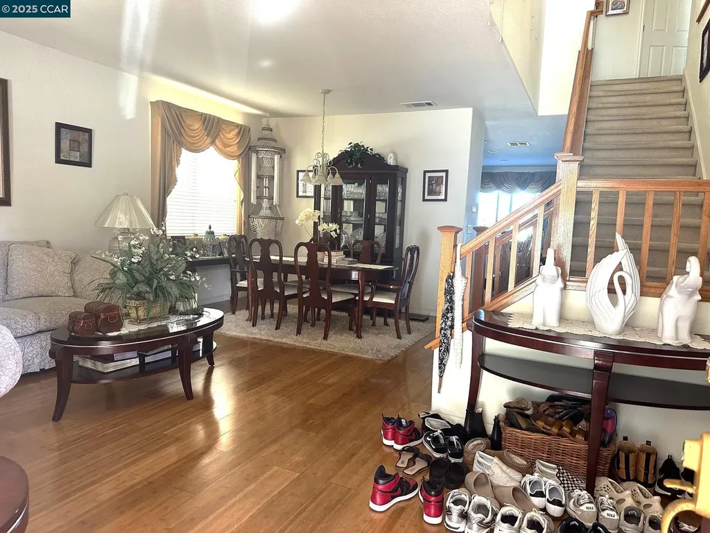 584 Silver Maple Drive Hercules CA 94547