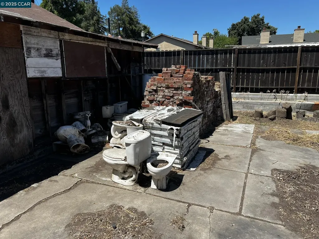 1110 Eureka Lane Concord CA 94520