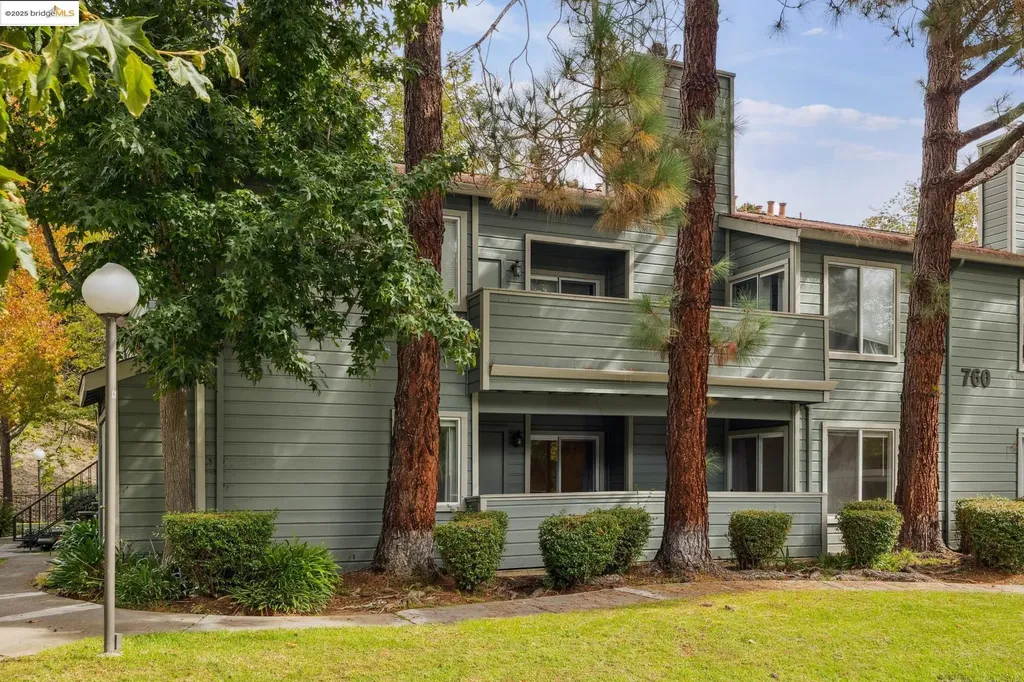 Oakland CA, 760 Canyon Oaks Drive, Unit A