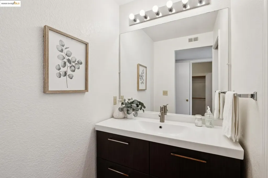 760 Canyon Oaks Drive Oakland CA 94605