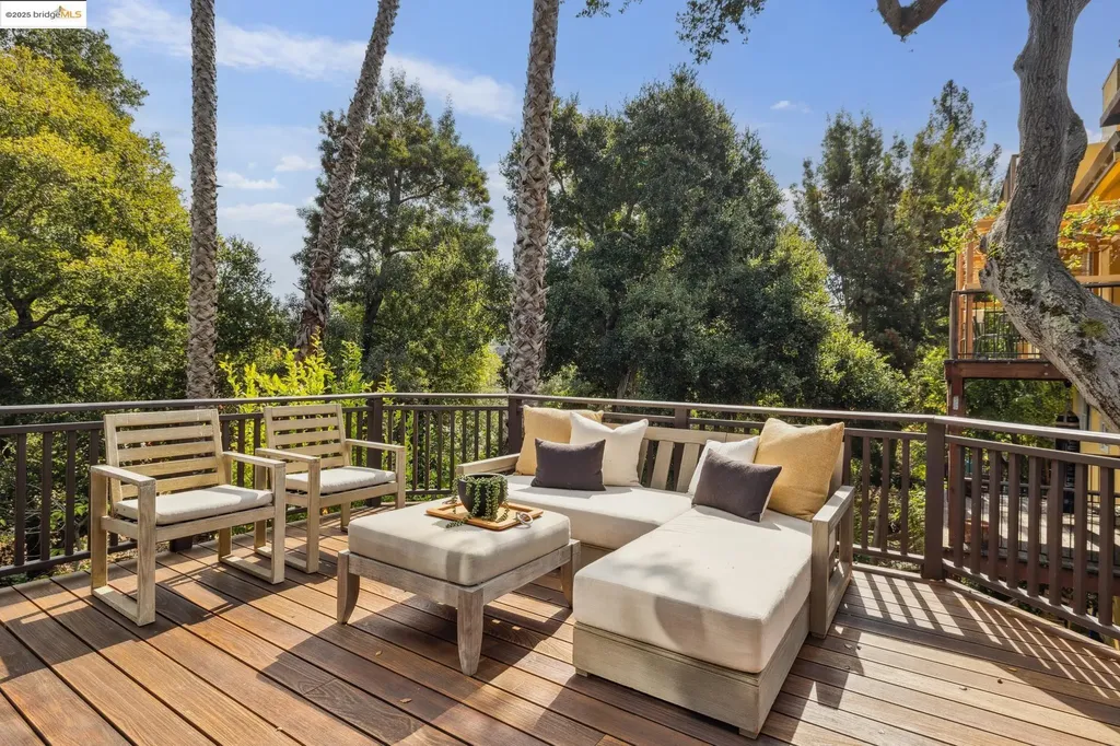 1297 Sunnyhills Road Oakland CA 94610