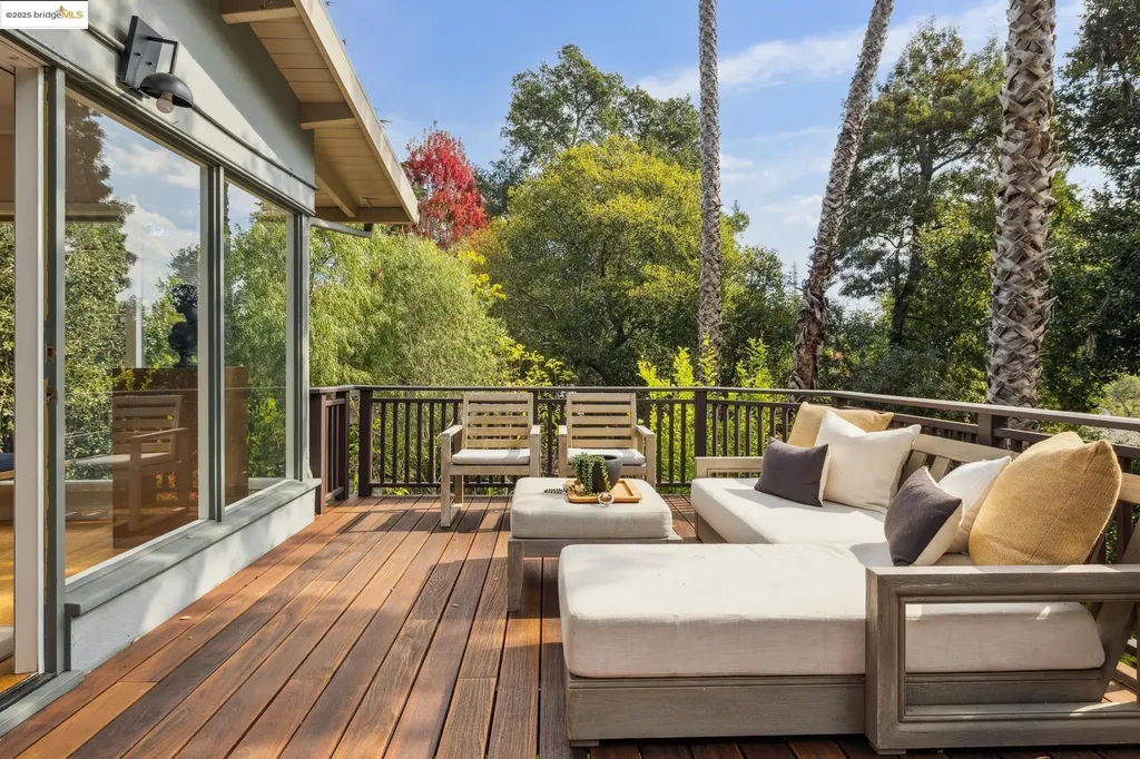 1297 Sunnyhills Road Oakland CA 94610