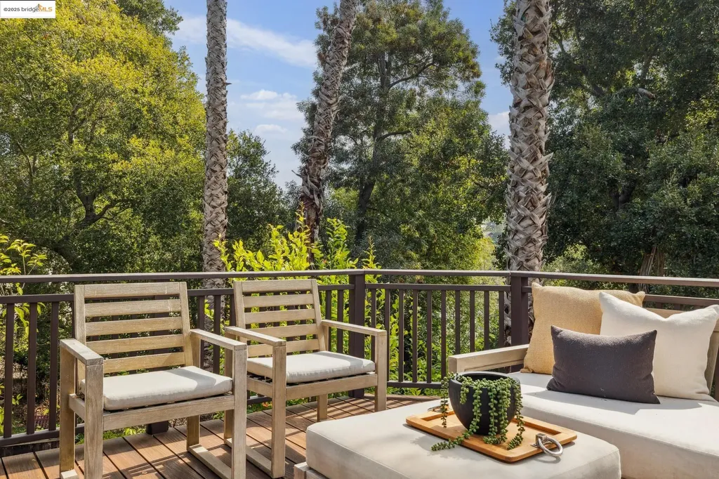 1297 Sunnyhills Road Oakland CA 94610