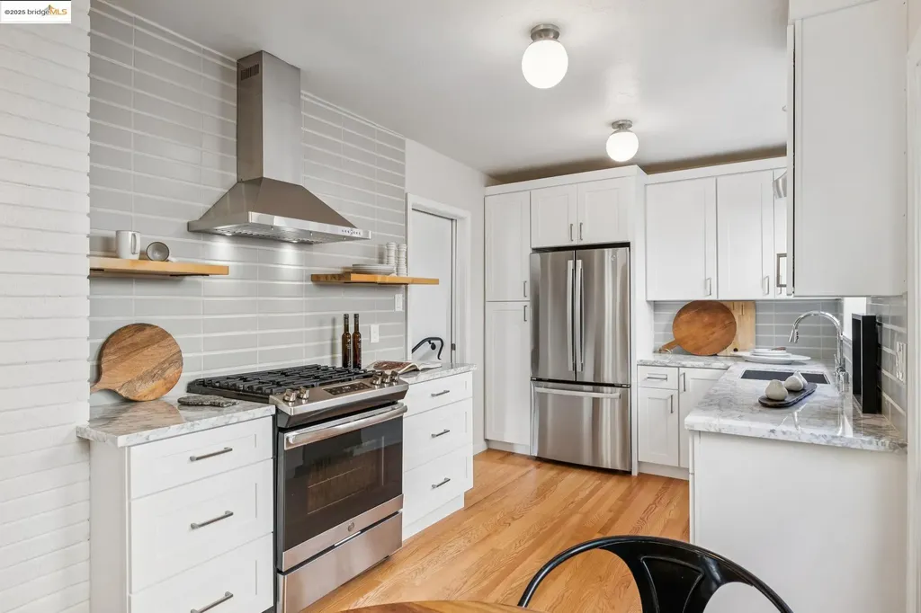 1297 Sunnyhills Road Oakland CA 94610