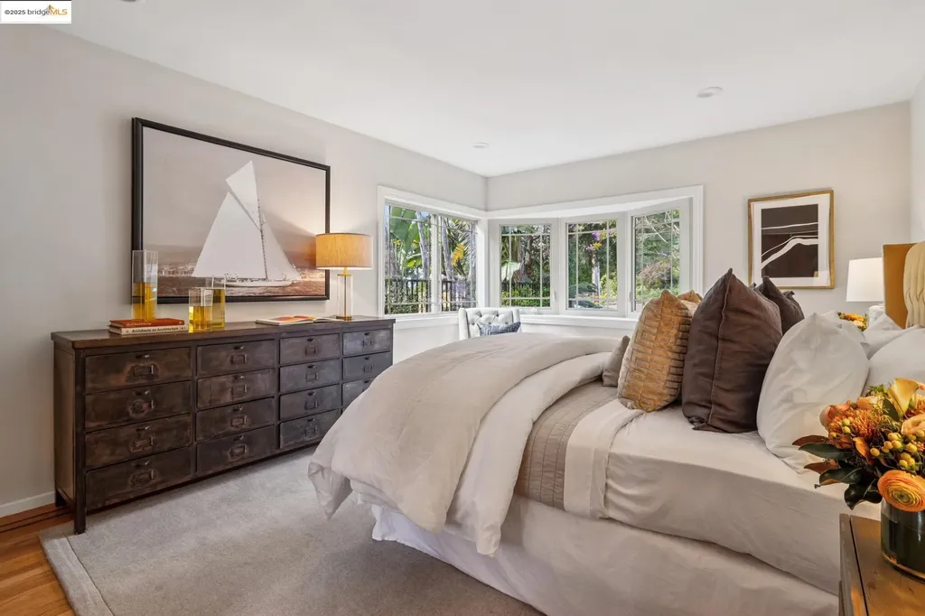 1297 Sunnyhills Road Oakland CA 94610