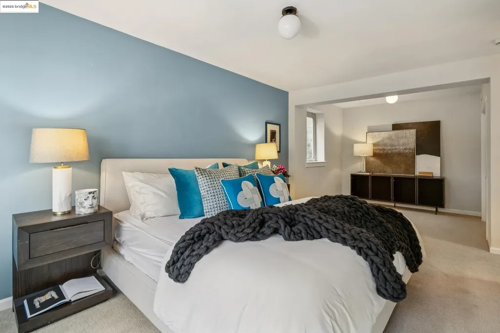 1297 Sunnyhills Road Oakland CA 94610