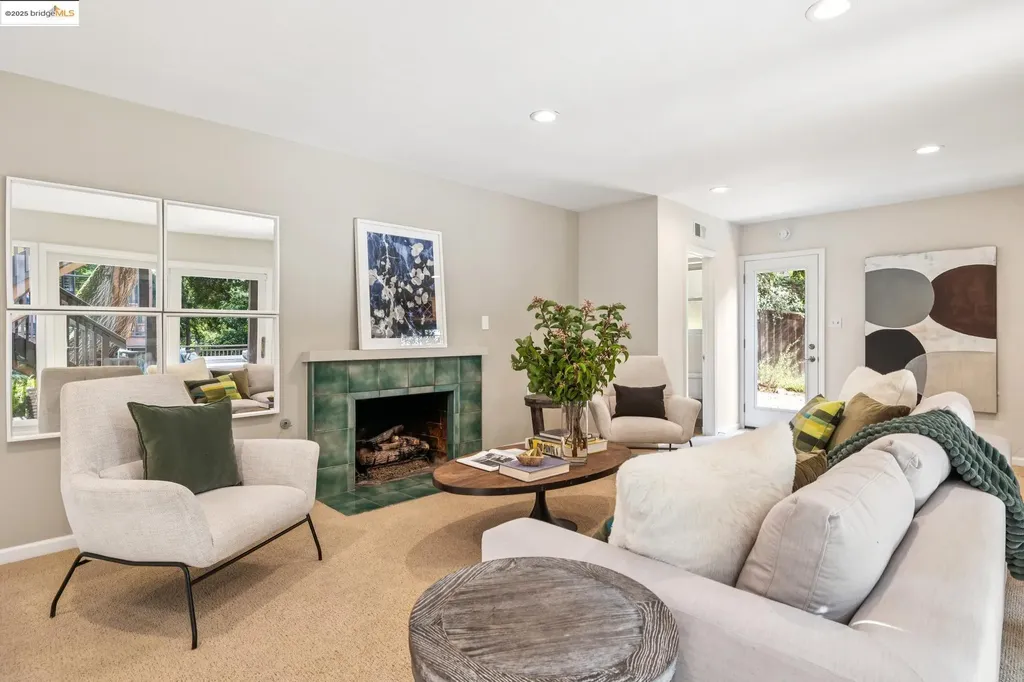 1297 Sunnyhills Road Oakland CA 94610