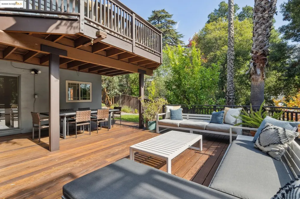 1297 Sunnyhills Road Oakland CA 94610