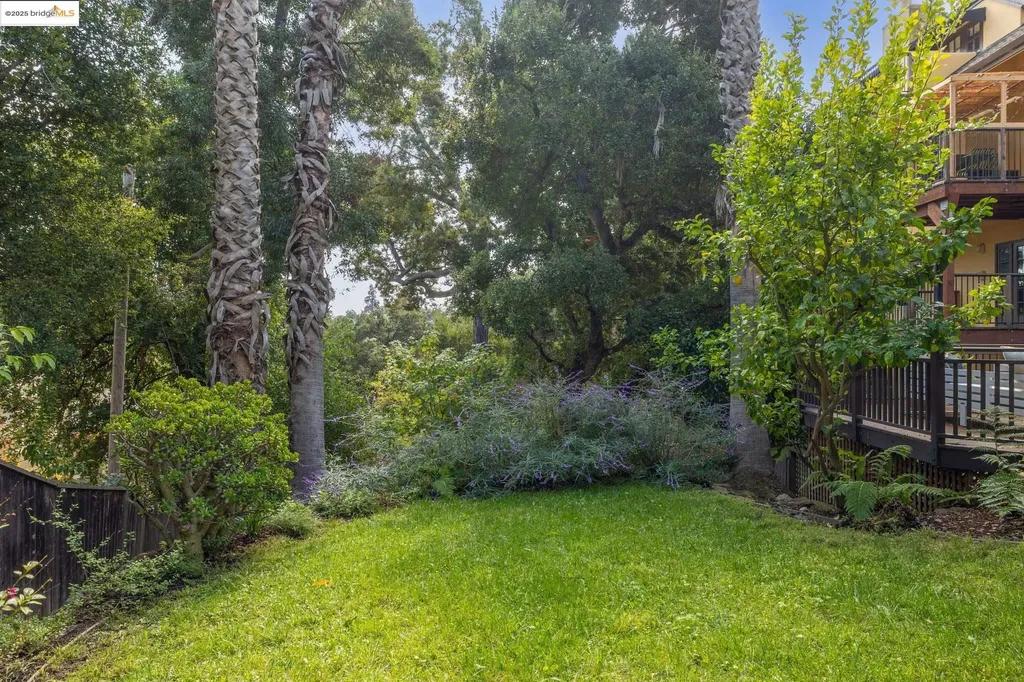 1297 Sunnyhills Road Oakland CA 94610