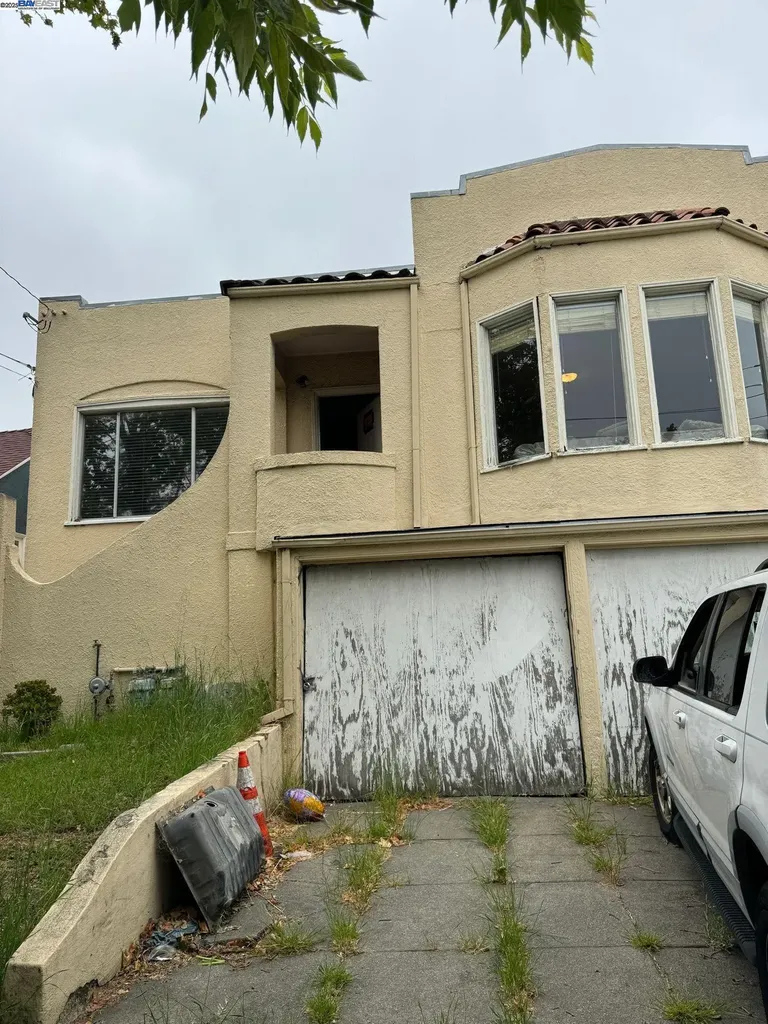 2123 High Street Oakland CA 94601
