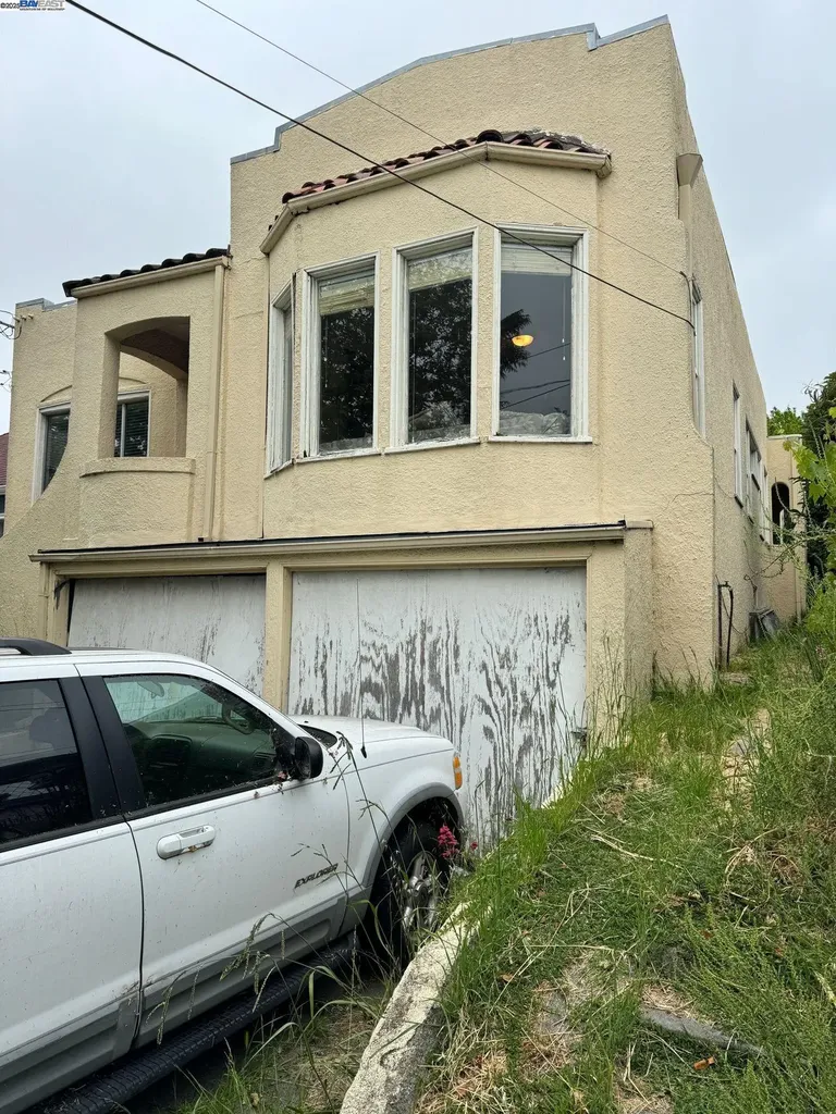 2123 High Street Oakland CA 94601