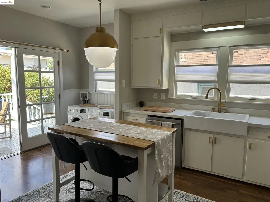 2628 School Street Oakland CA 94602